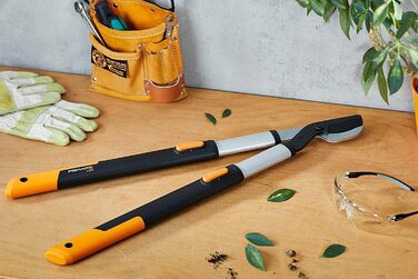Секатор телескопічний Fiskars SmartFit L86 для свіжої деревини, антипригарне покриття, загартована сталь, довжина ручки 66-90 см, чорний/помаранчевий, 1013564