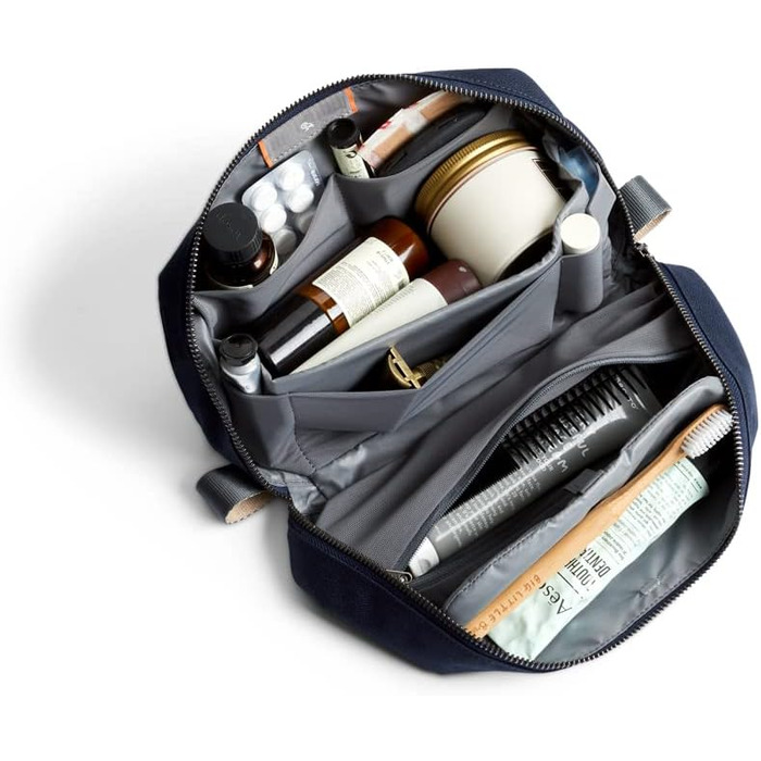 Чоловіча косметичка Bellroy Kulturbeutel Plus Navy - стильна та зручна сумка для подорожей