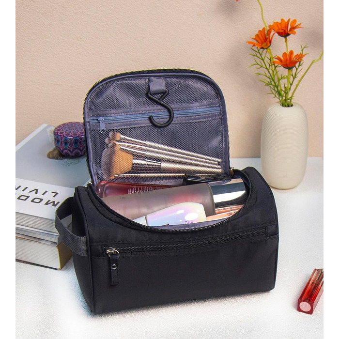 Чоловіча та жіноча косметичка для подорожей з петлею для підвішування. Чорна косметичка-органайзер для гігієнічних засобів.