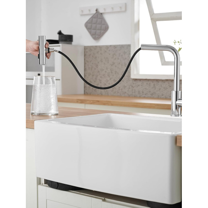 Кухонний змішувач Schwarz Waterfall з висувною лійкою та 3 режимами струменя, поворотний на 360°, з гальванічним покриттям сріблястого кольору