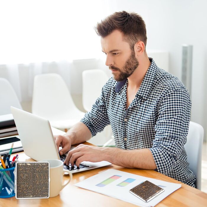 Металеве екіпен для сигарет на 20 штук з гумкою, 10*10*2 см - подарунок для чоловіків та жінок