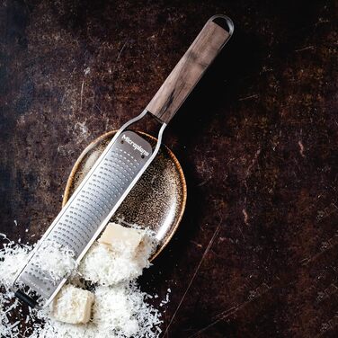 Microplane Zester Kitchen Grater Fine for Citrus Fruits, Hard Cheese, Ginger, Chocolate & Nutmeg from the Master Series with Walnut Wood Handle and Stainless Steel Blades - Made in USA