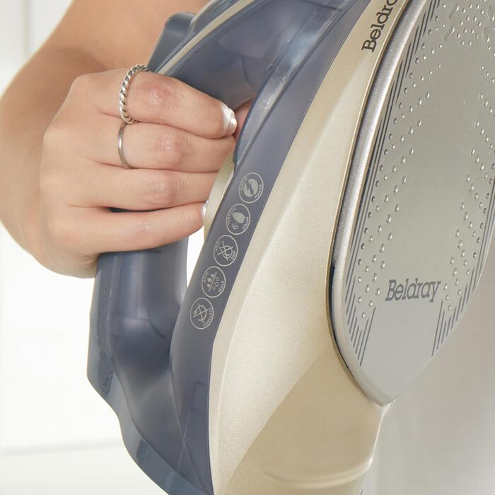 Праска Beldray 2600 Вт з керамічною підошвою з антипригарним покриттям, регулюванням температури та подачі пари, функцією самоочищення, резервуаром 280 мл, парою до 140 г/хв, висока потужність (UK-штекер, титан)