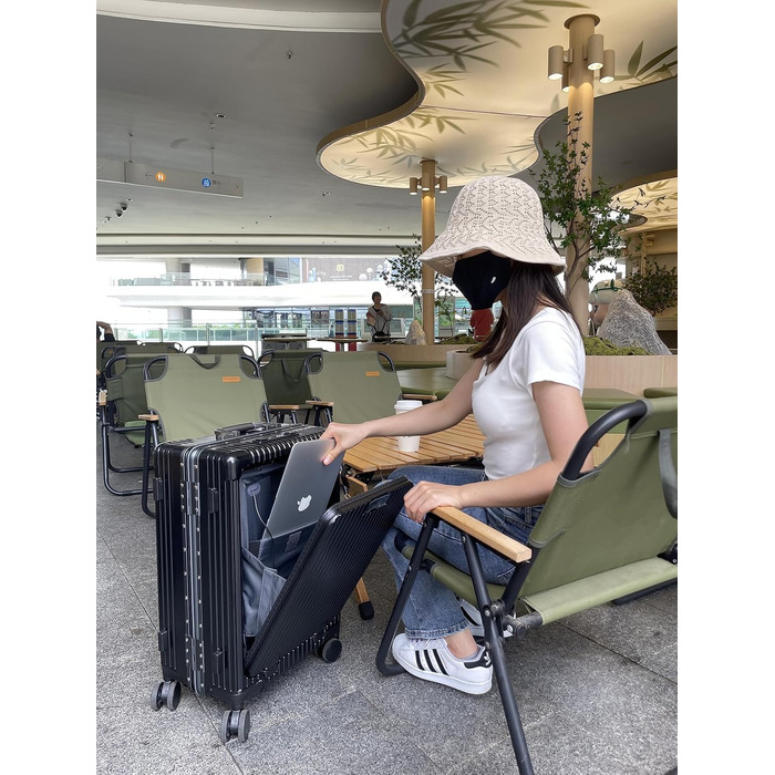 Чемодан 20 дюймів з спінінговими колесами, алюмінієва рама, TSA-замок, USB-порт, підставка для телефону, білий