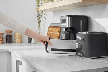 FoodSaver пристрій для вакуумної упаковки продуктів харчування з вбудованим відсіком для рулонів | Вакуумний пакувальник з різаком та режимом 'Delicate Food' | В комплекті сортовані вакуумні пакети [FFS005X] (компактний)