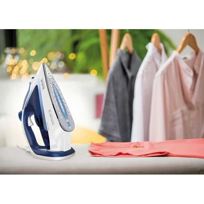 Парова праска Tefal FV5736E0, 2500 Вт, керамічна підошва, синя, 270 мл