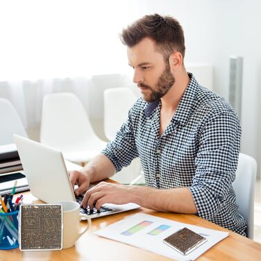 Металеве екіпен для сигарет на 20 штук з гумкою, 10*10*2 см - подарунок для чоловіків та жінок