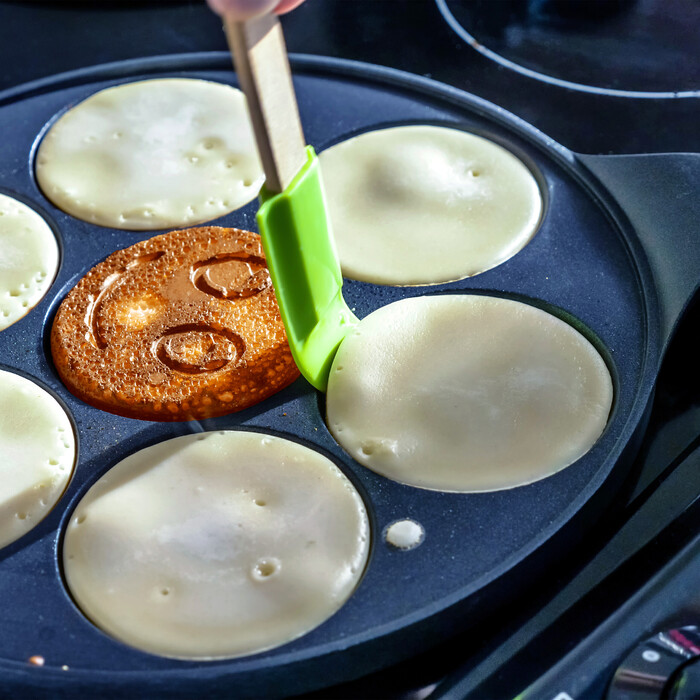 Relaxdays Pancake Pan with Faces