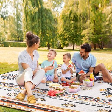 Плед для пікніка HAUSPROFI 200x200 см водонепроникний, ізольований - для пікніка, пляжу, кемпінгу. З бавовняним наповнювачем, ручкою та кілочками