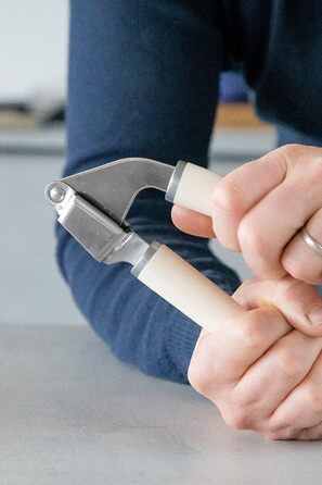 Прес для часнику KitchenAid Empire Red (Мандарин) з нержавіючої сталі, придатна для миття в посудомийній машині