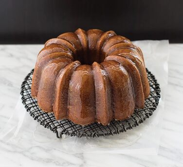 Форма для випічки Nordic Ware Pro Cast Original Bundt Pan, бронзова, 12 чашок