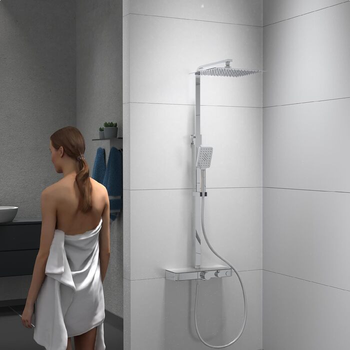 SCHÜTTE Hand Shower SAMOA RAIN | Jet Stream Technology | Showerhead with over 300 nozzles | 3 adjustable spray patterns | Anti-limescale showerhead for the shower | White (Chrome/White)