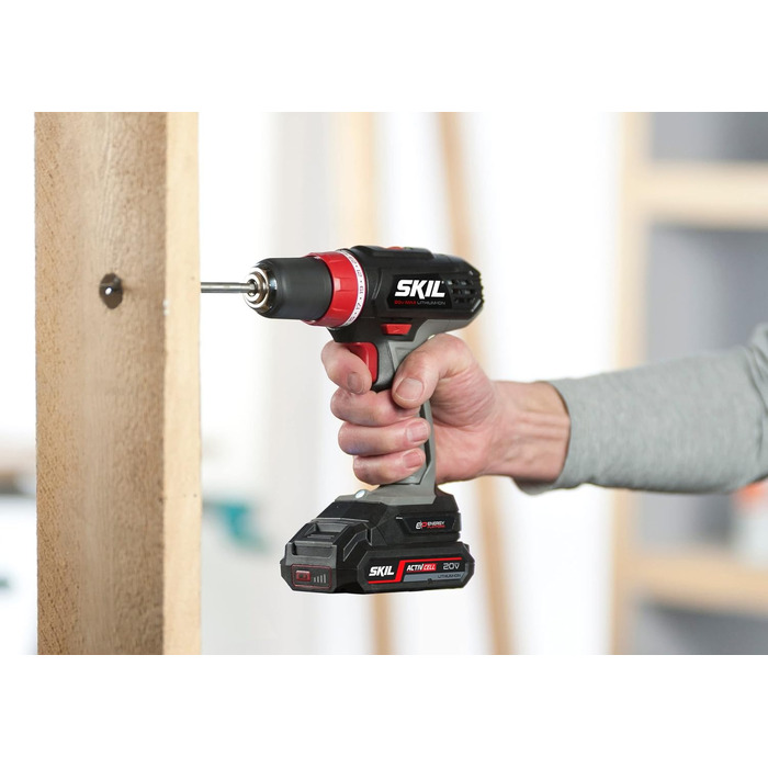 Акумуляторний дриль-шуруповерт SKIL 2842AA (18V, сірий) з акумулятором та зарядним пристроєм