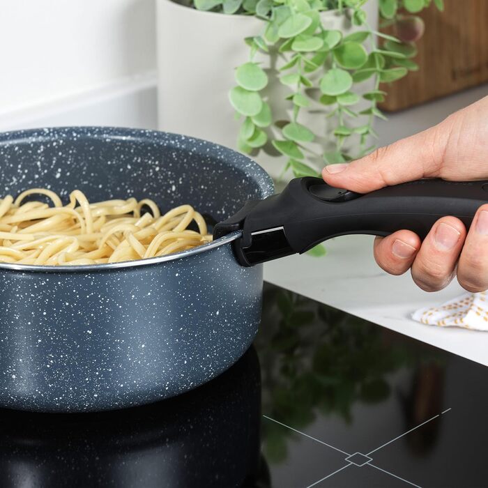 Набір каструль Russell Hobbs Clip and Cook 4 шт, знімна ручка, антипригарні, індукційні, духовка, 16/18/20 см, нічний камінь, компактне зберігання