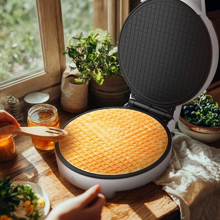 Вафельниця Cecotec Fun Gofrestone Cone: 1000W, нержавіюча сталь, антипригарне покриття, 5 форм, захист від перегріву