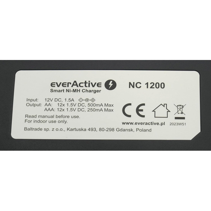 Зарядний пристрій everActive для 12 акумуляторів AAA/AA, швидка зарядка (4 години), LCD дисплей, режим оновлення, адаптер для автомобіля, модель NC-1200