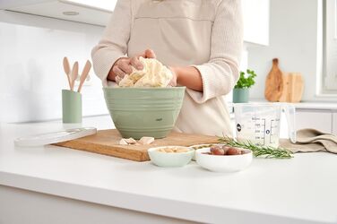 Emsa Prep&Bake 3-Piece Plastic Mixing Bowl Set, 1.7 + 2.75 + 4.15 L with Preserving Lid, Non-Slip Base, Perfect Stability While Mixing, Dishwasher Safe, Stackable Bowl Set K325S3