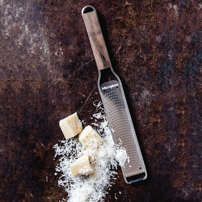 Microplane Zester Kitchen Grater Fine for Citrus Fruits, Hard Cheese, Ginger, Chocolate & Nutmeg from the Master Series with Walnut Wood Handle and Stainless Steel Blades - Made in USA