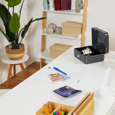 Lockable Cash Box