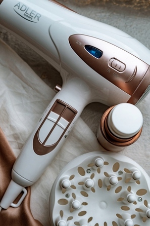 Потужний фен для волосся з іонізацією, дифузором, регулюванням потоку повітря та режимом холодного обдуву