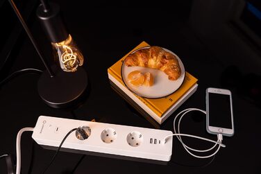 LEDVANCE Розумна мережева розетка з Wi-Fi, 3 розетки з USB, захист від перевантаження та стрибків напруги, керування через додаток, Alexa та Google, для дому