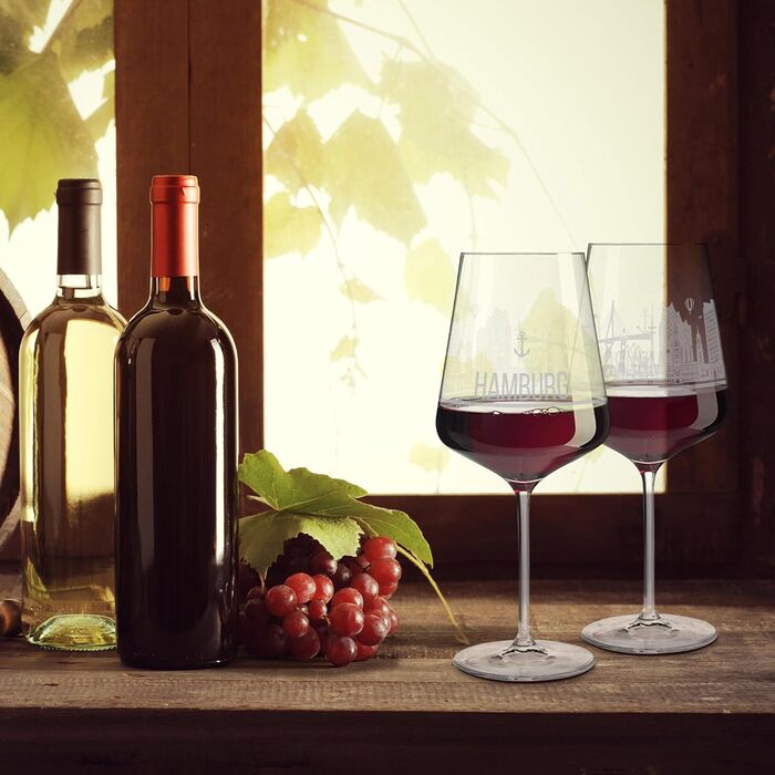 Set of 2 Wine Glasses Hamburg | Gift in elegant packaging | Screen print, more detailed than engraving | Wine glass set usable as red wine glasses or white wine glasses | XL wine glass souvenir.