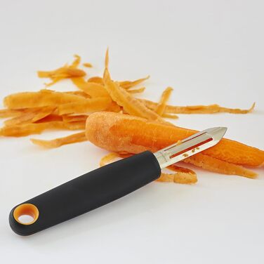 Овочечистка Fiskars Functional Form 15 см, сталь/пластик, чорна (1016122)