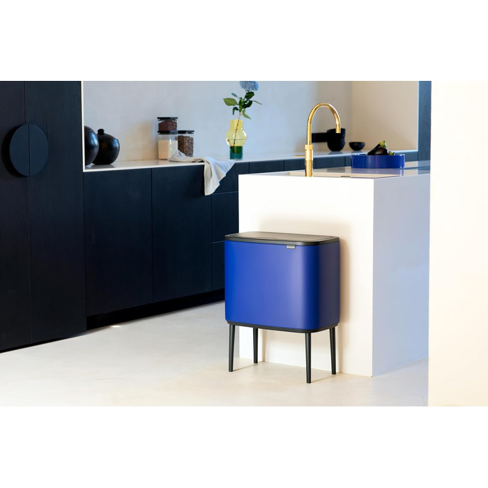 Сміттєвий відер Brabantia Bo Touch Bin 36 л, металевий, з двома внутрішніми відрами (11 л + 23 л), Mineral Powerful Blue, 54 x 32 x 68 см
