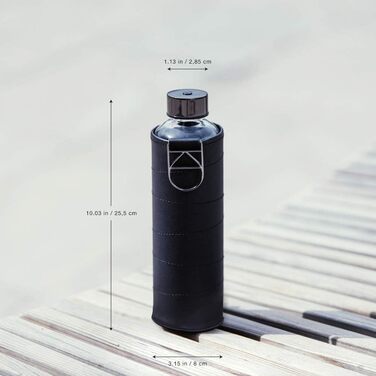EQUA large drinking bottle with faux leather sleeve, 750 ml, made of borosilicate glass, BPA-free and leak-proof.