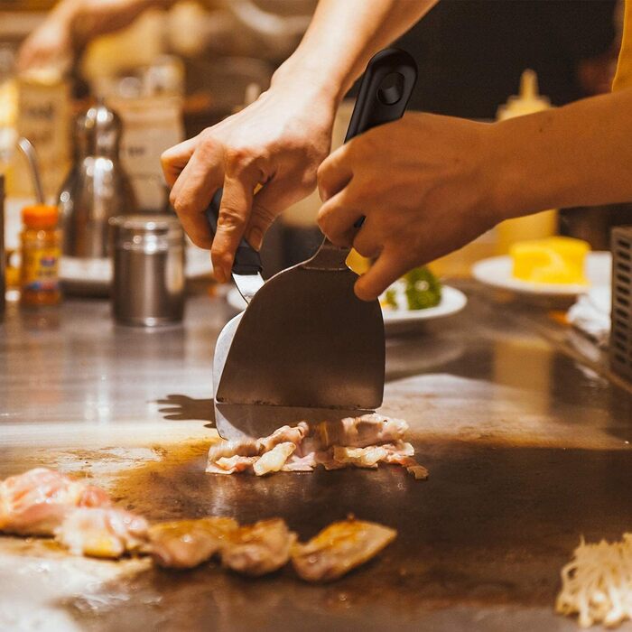 Набір з 12 штук шпателів для гриля AMZMUKAUP, інструмент для барбекю з нержавіючої сталі з сумкою, ідеальний для гриля на відкритому повітрі, Дня батька, Дня народження, Різдва, тепаньякі та кемпінгу