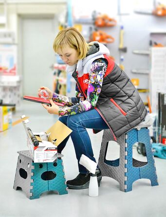 Складний стілець Stark – стілець-табурет, 120 кг, з ручкою, антиковзкий для кухні, ванної, саду та майстерні, компактний (сіро-блакитний), 27 см