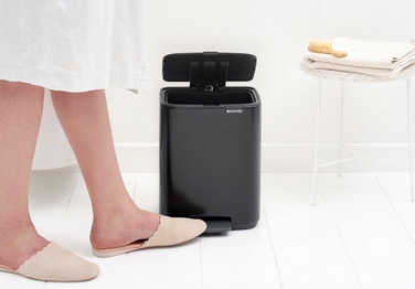 Сміттєвий кошик з педаллю BRABANTIA Bo, 7 л, матовий чорний
