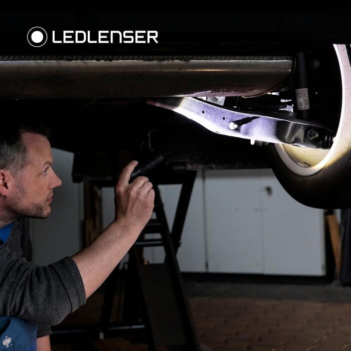 Ledlenser P7 SE LED Flashlight | Led Battery Flashlight Focusable | All-Around Light with 500 Lumens | Lamp with Advanced Focus | 320 Meter Beam Distance | 25 Hours of Run Time | Strobe Mode