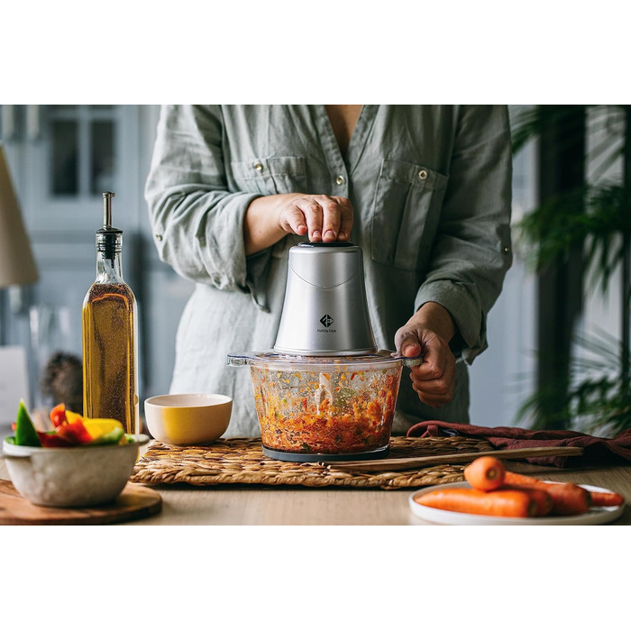 Електричний подрібнювач Family Care для кухні: 3 титанові леза, 300W, скляна чаша 600 мл, подрібнювач м'яса, цибулі, овочів, горіхів, льоду. Багатофункціональний.
