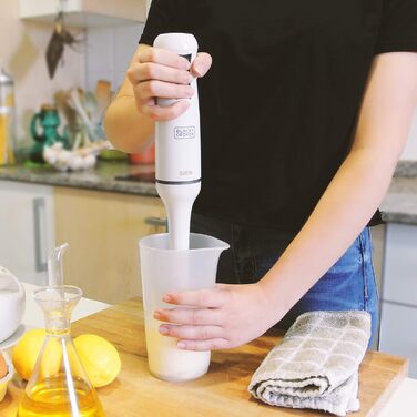 BLACK+DECKER Stabmixer | BXHB500E | 500W | Compact and ergonomic design | splash-proof | Includes measuring cup | Plastic | White 1 accessory Single 500W