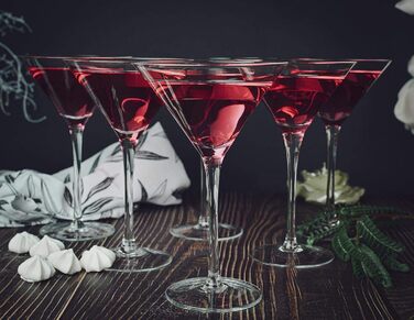 Набір з 4 келихів для мартіні Sendez 230 мл - елегантні склянки для коктейлів з прозорого скла, висота 18,2 см, придатні для миття в посудомийній машині. Ідеально підходять для мартіні, космополітенів та інших коктейлів