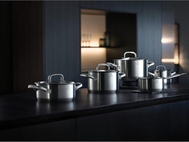 Каструля WMF Gourmet Plus 16 см з нержавіючої сталі Cromargan з металевим кришкою, 1,4 л, для індукційних плит, з внутрішньою шкалою