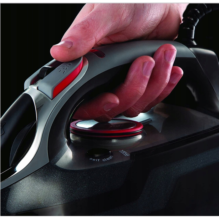 Потужна керамічна праска Russell Hobbs PowerSteamUltra 3100W Strażak