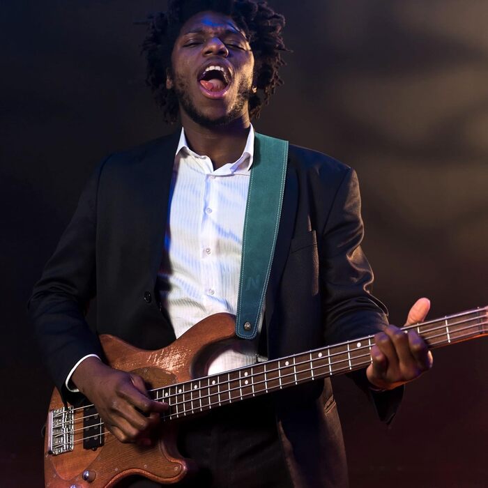 Гітарний ремінь Nefelibata: широка шкіряна стрічка з м'якою підкладкою та кишенею для кабелю, для акустичної, бас та електрогітари, для дітей, чоловіків та жінок. Зелений колір.