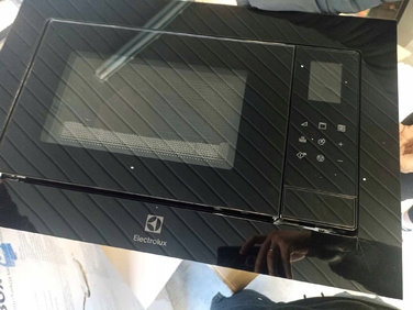 Вбудована мікрохвильова піч Electrolux EMS4253TMK