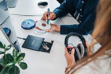 Зовнішній тонкий Blu-ray привід Verbatim Slimline з USB-C та USB 3.0 — записувач Blu-ray, DVD, CD та M-Disc для ПК та ноутбука, чорний