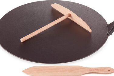 Сковорода для млинців Le Creuset з чавуну, 32 см, з дерев'яною лопаткою, для всіх типів плит (індукція), червона Cerise, чорне матове покриття