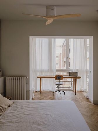 Вентилятор стельовий WINDCALM ABS білий з пультом, 40W, Ø132cm, 6 швидкостей, DC-двигун, літньо-зимовий режим, без освітлення, імітація світлого дерева