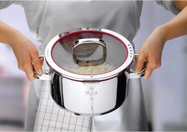 Каструля WMF Function 4 з ручкою 16 см, скляна кришка, 1,4 л, каструля для молока, індукційна, Cromargan нержавіюча сталь, 4 функції зливу, внутрішня шкала, червона