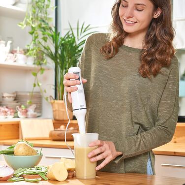 BLACK+DECKER Stabmixer | BXHB500E | 500W | Compact and ergonomic design | splash-proof | Includes measuring cup | Plastic | White 1 accessory Single 500W