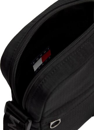 Чоловіча сумка-месенджер Tommy Jeans Daily Ripstop чорного кольору з зовнішньою кишенею