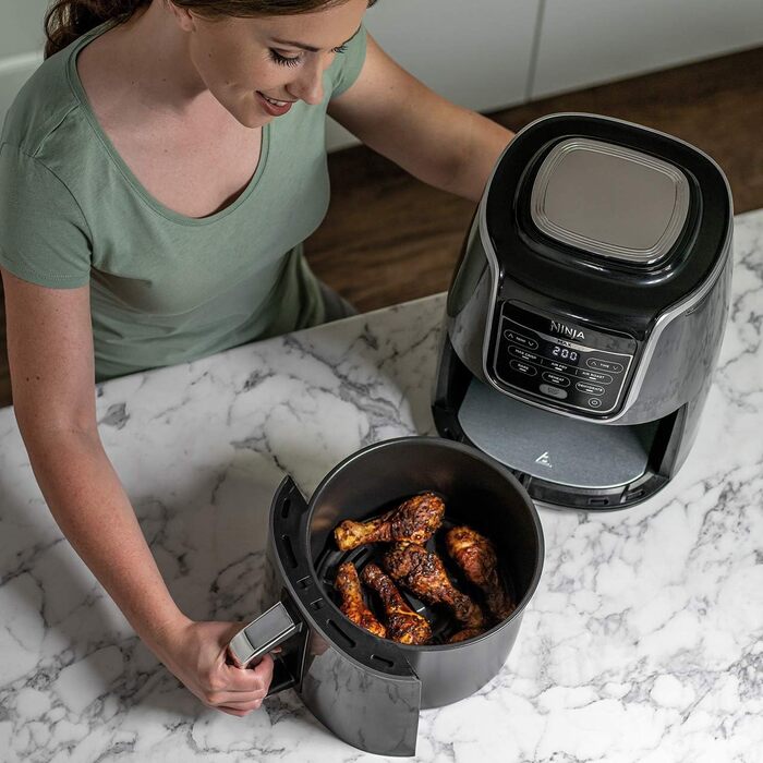 Фритюрниця Ninja AF160UK MAX, 5.2 л, 6-в-1, без олії, Air Fry, Max Crisp, для смаження, випікання, розігріву, дегідратації, сімейна, цифрова, приготування з заморожених продуктів, з антипригарним покриттям