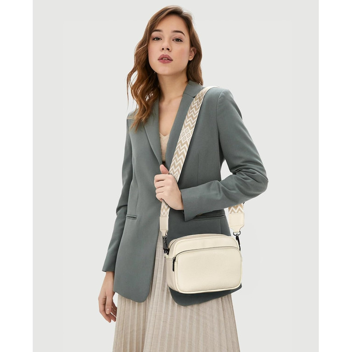 Сумка жіноча через плече бежева PU шкіра, маленька крос-боді з відстібним ремінцем