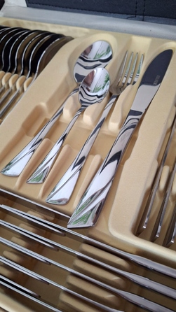 Набір столових приборів Zilner у кейсі, 72 предмети