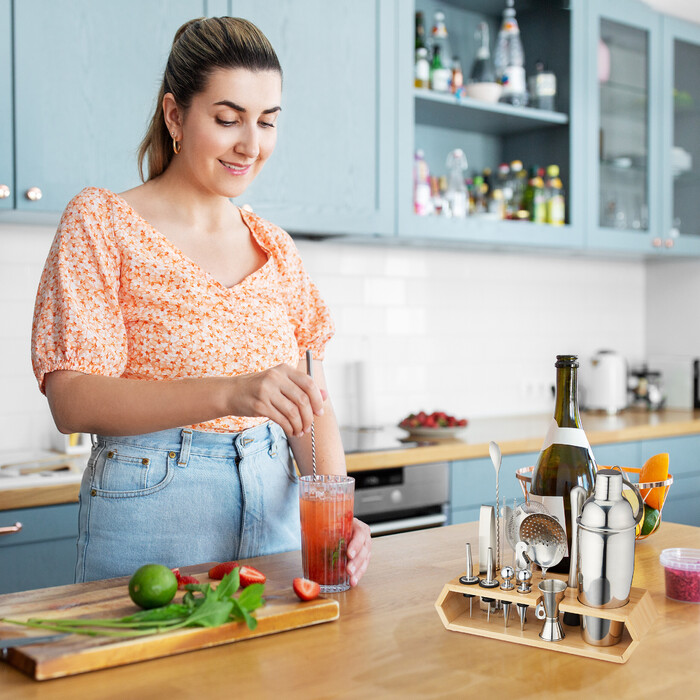 Relaxdays 16-Piece Cocktail Set with Stand